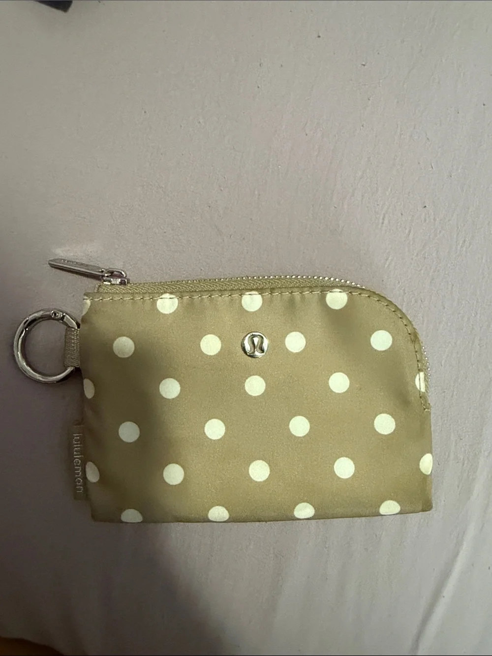 Lululemon khaki Dot clippable card holder